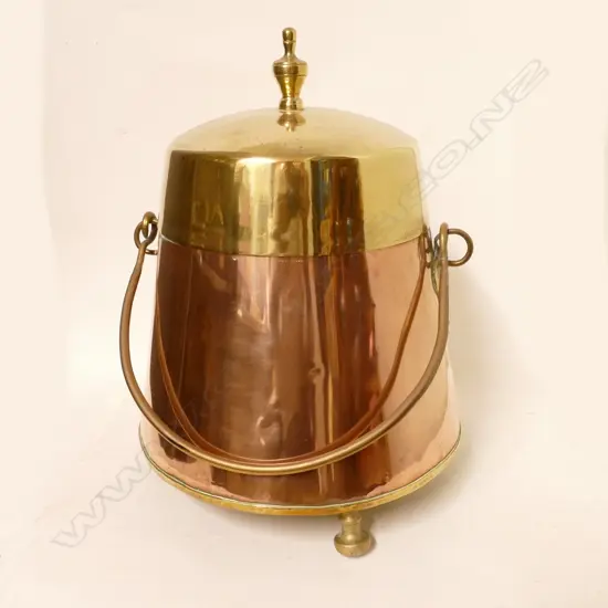 A 19thC Dutch brass and copper doof pot