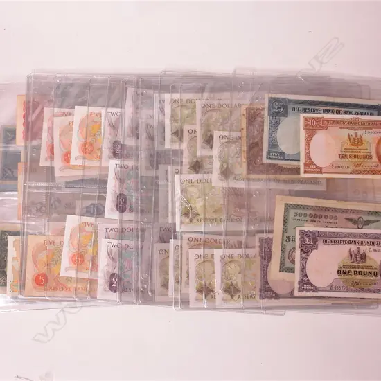 A large collection of vintage New Zealand and world bank notes