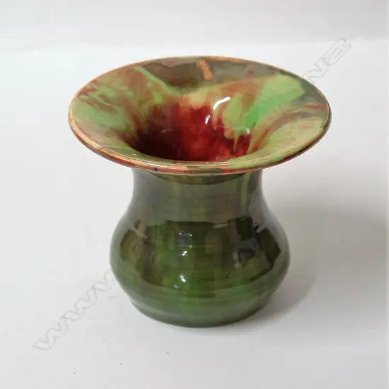 Briar Gardner vase with everted rim