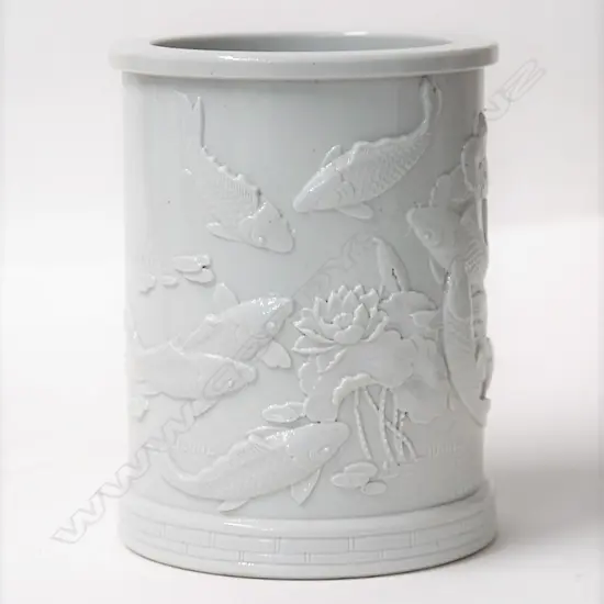 A Chinese porcelain brush pot