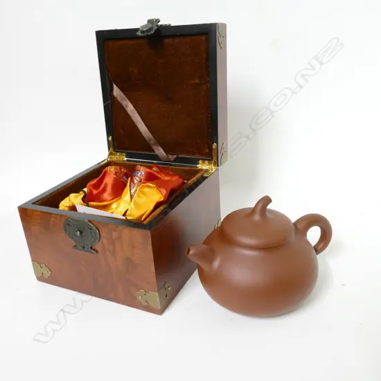 A Chinese Yixing ware teapot