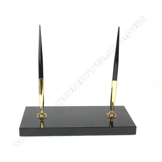 A Sheaffer 'Balance' desk set