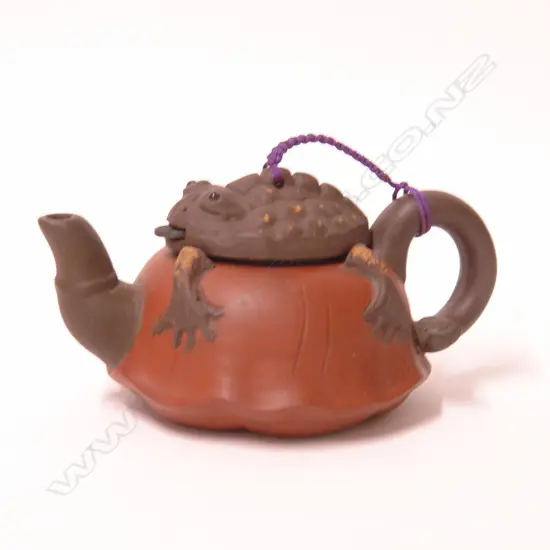 A Chinese Yixing teapot