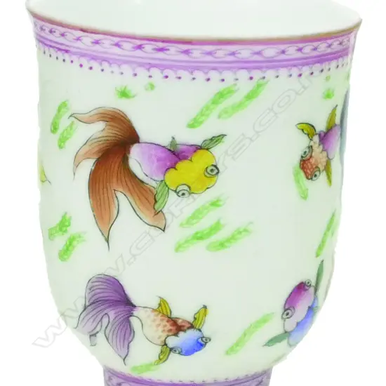 A Chinese porcelain beaker cup