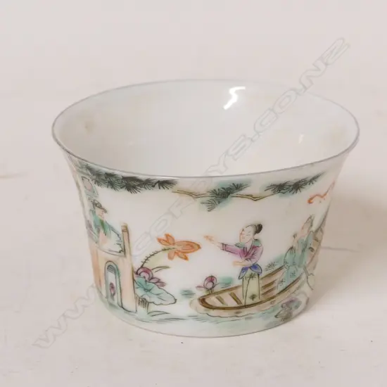 A Chinese fine porcelain wine cup