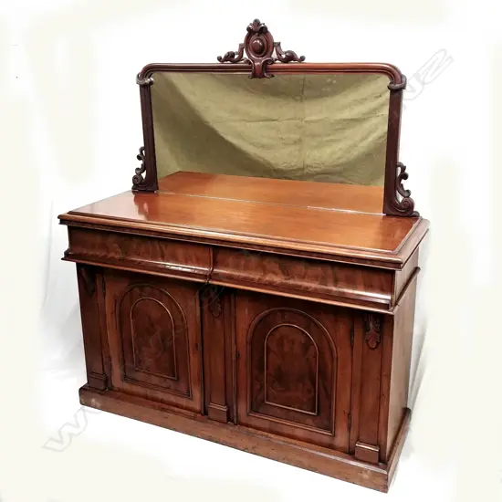 A Victorian mahogany mirror back sideboard of small proportions