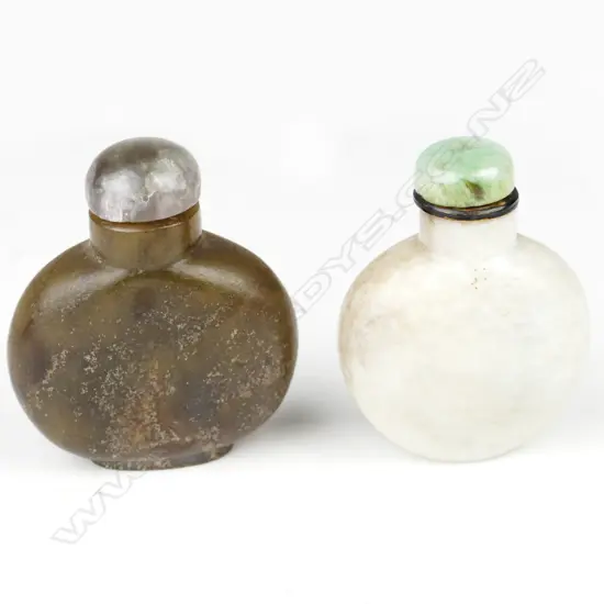 Two Chinese agate snuff bottles