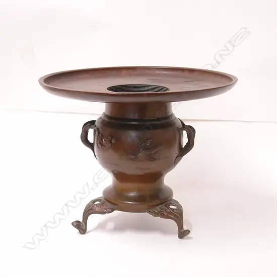 A c.1900 Japanese bronze Usubata