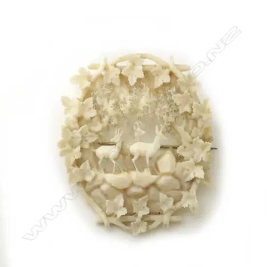 A fine quality Victorian carved and pierced ivory brooch