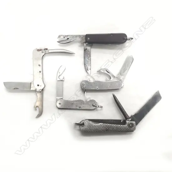 Five assorted military issue clasp knives