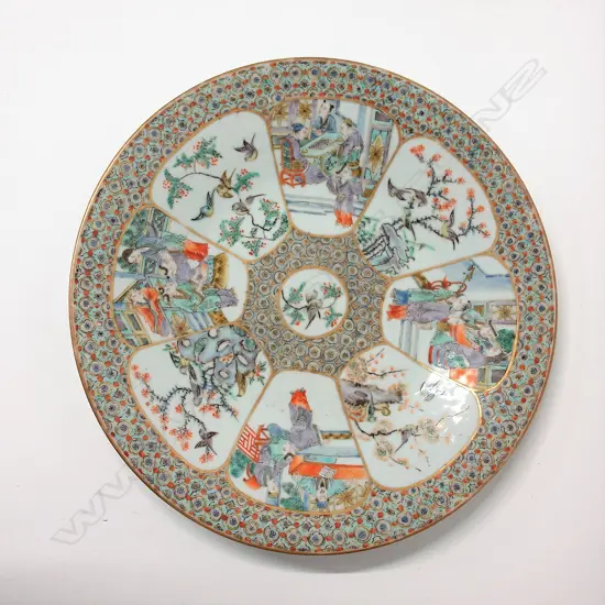 An 18th/19thC Chinese export famille rose large plate