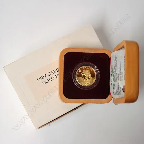 NZ 2000 'Claymore' gold coin