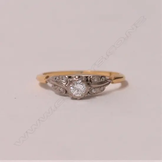 A lady's estate 18ct. yellow gold diamond solitaire ring