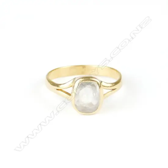 A vintage 22ct. yellow gold and aquamarine ring
