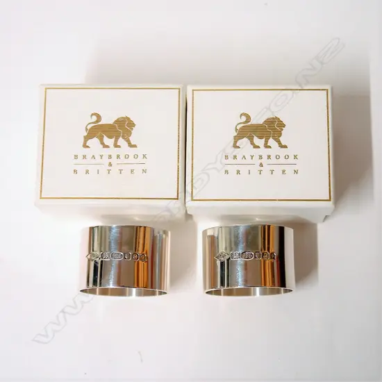 A pair of modern quality heavy silver napkin rings
