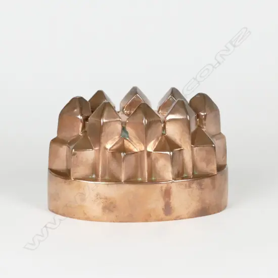 A large and heavy antique copper oval mould