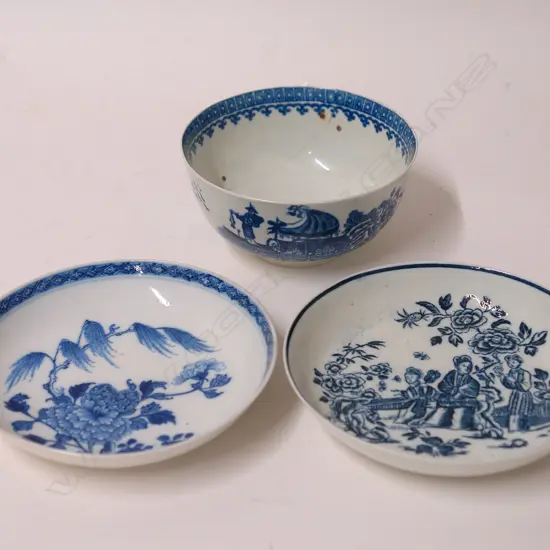 Three 18thC blue and white tea ware items