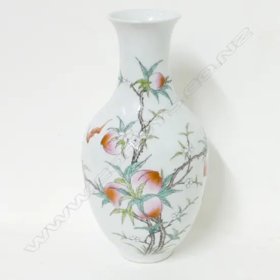 A Chinese porcelain ovoid vase