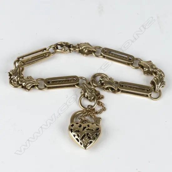 A 9ct. gold fancy link bracelet