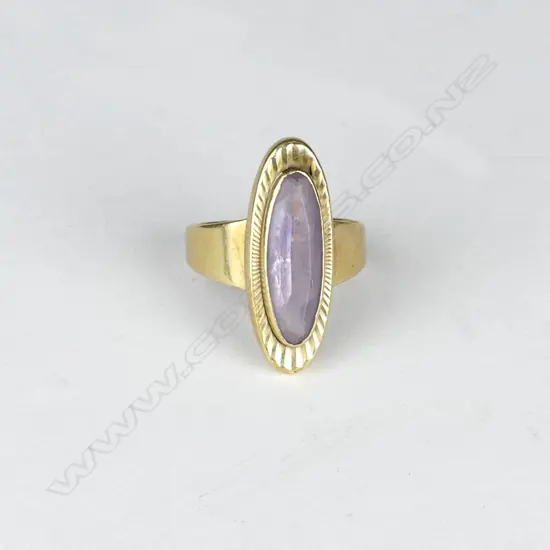 A retro 14ct. gold and amethyst ring