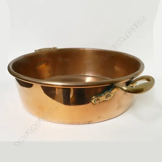A lage heavy Victorian copper jam pan