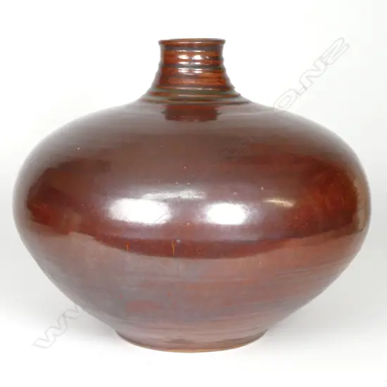 Ray Rogers large squat floor pot