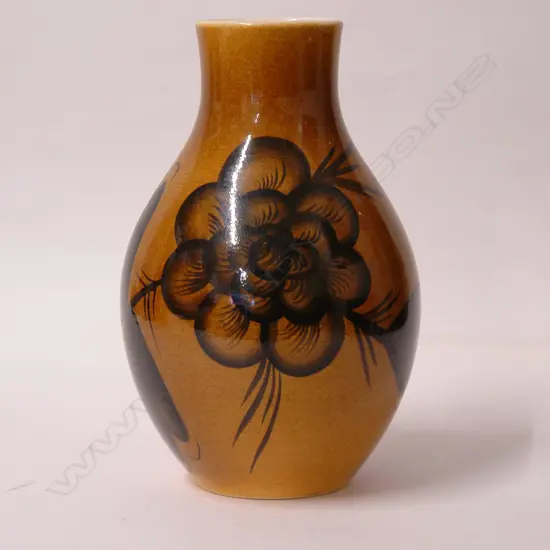 Crown Lynn Hand Crafted vase by Daniel Steenstra