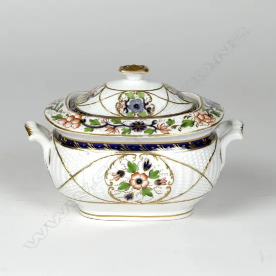 A Regency Newhall lidded sugar bowl