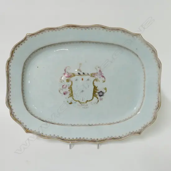 A Chinese export ware porcelain armorial ashet