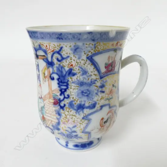 A Chinese Exportware porcelain mug