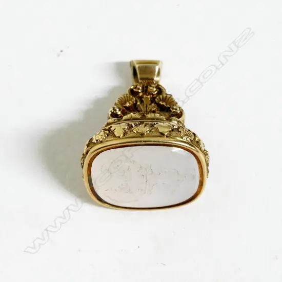 A 15ct. gold seal
