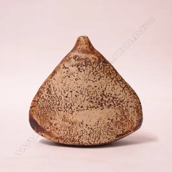 Len Castle small tapered specimen vase