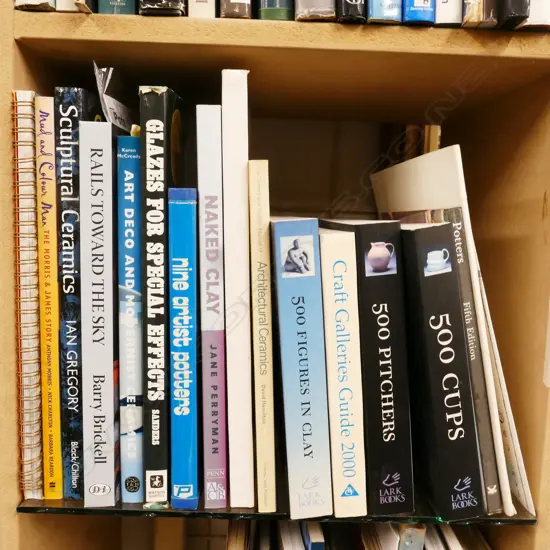 SELECTION OF MISCELLANEOUS POTTERY BOOKS