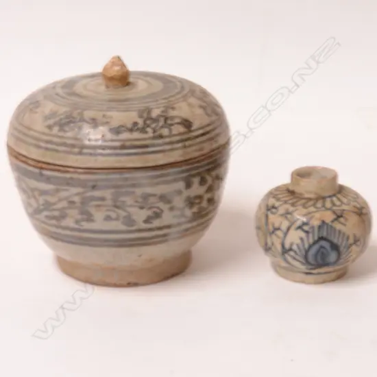 A Sawankholok ceramic box and cover