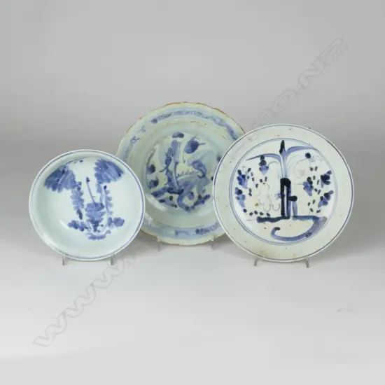Three provincial Ming blue and white dishes