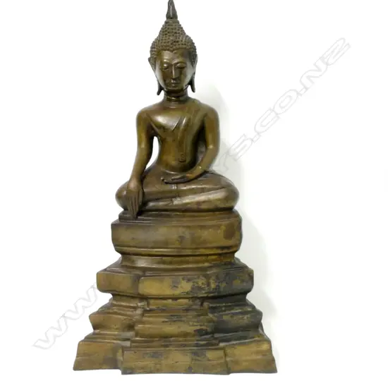 A Thai bronze Amitabha buddha