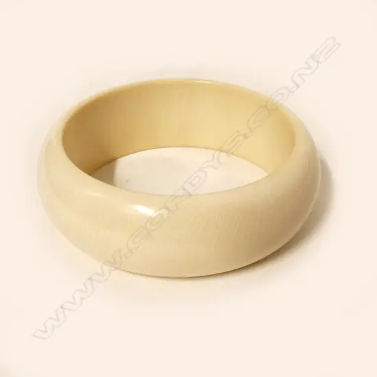 A vintage ivory bangle
