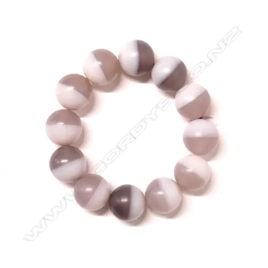 A banded agate large bead bracelet