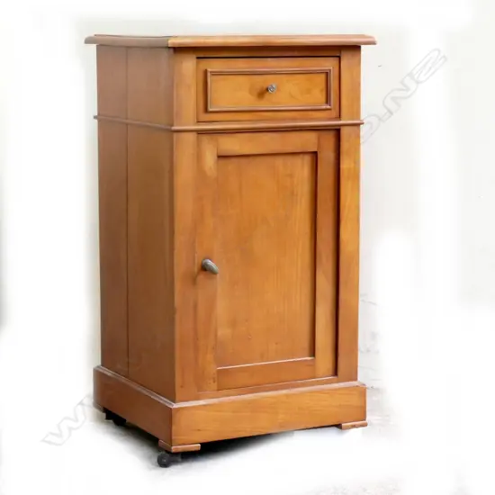 A Victorian mahogany bedside cabinet