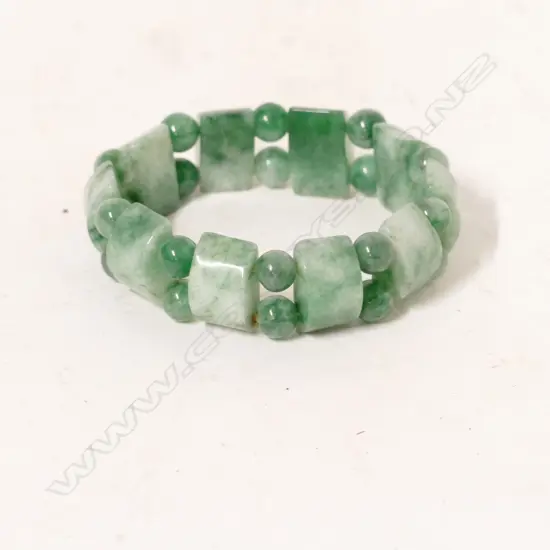 A Chinese jade bracelet