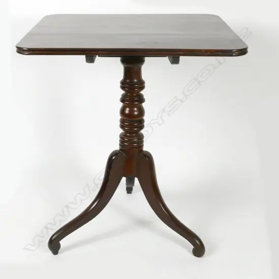 A George III mahogany tilt-top occasional table