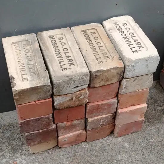 20 VARIOUSLY NAMED NZ BRICKS