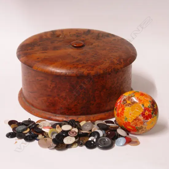 A good New Zealand solid burr totara round lidded box
