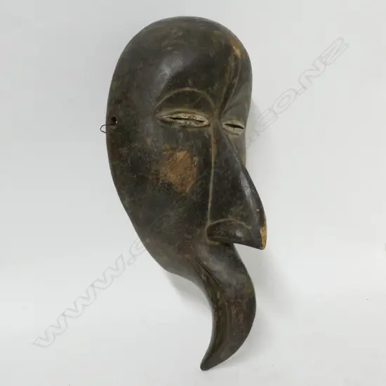 A Lega bird mask
