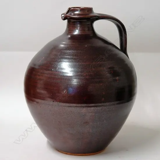 A Len Castle ovoid flagon