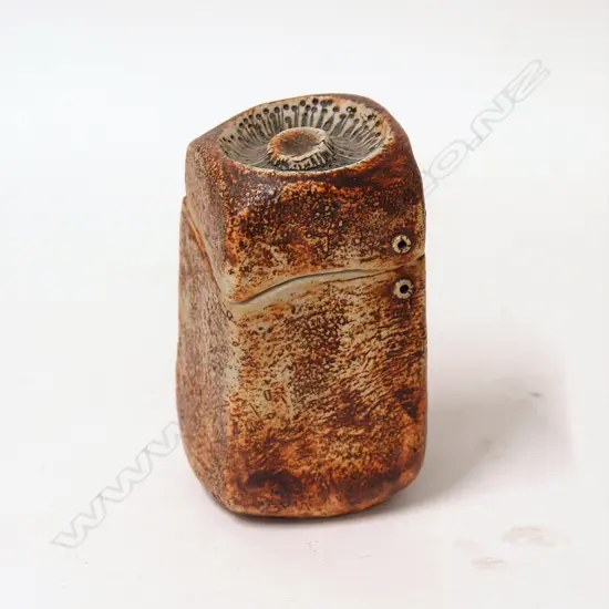 A Len Castle porcelain lidded box