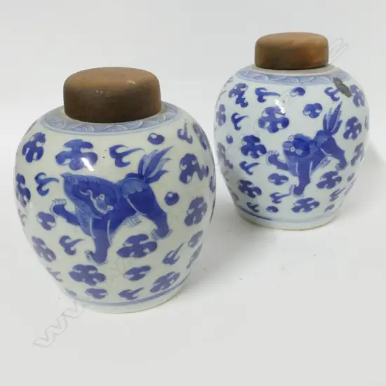 A pair of Chinese blue and white porcelain ginger jars
