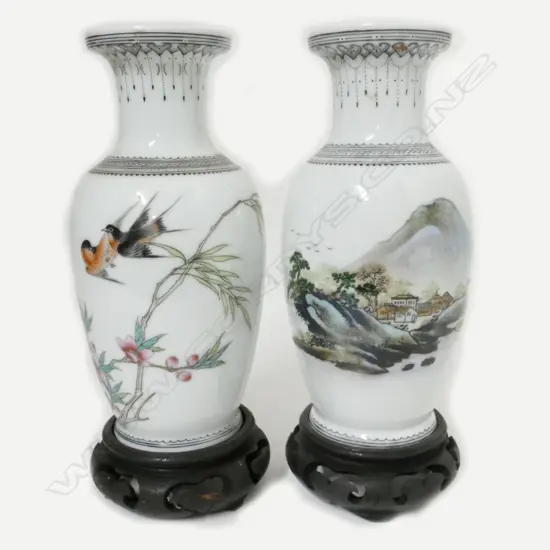 A pair of Chinese porcelain vases