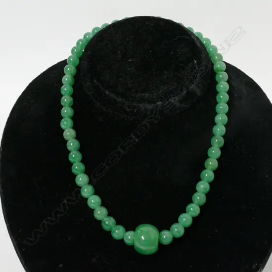 JADE NECKLACE OF 51 BEADS