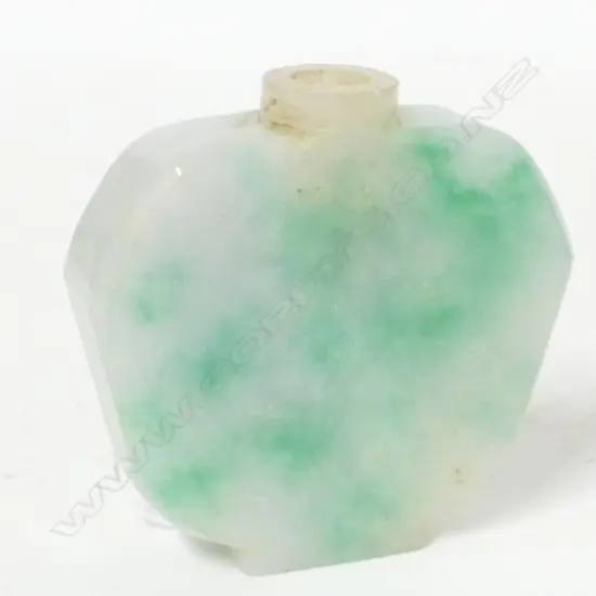 A Chinese apple green jade snuff bottle